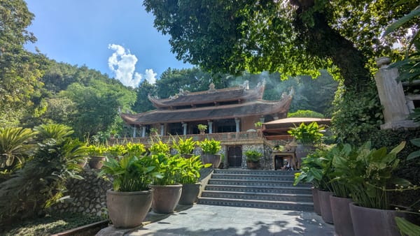 Field Trip: Địa Tạng Phi Lai Pagoda